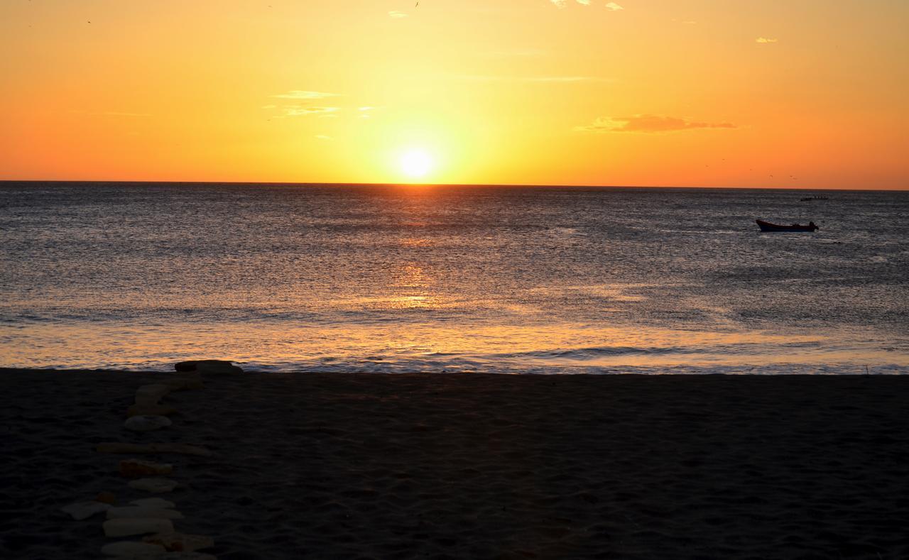Sirena Surf Lodge Miramar Nicaragua Bagian luar foto